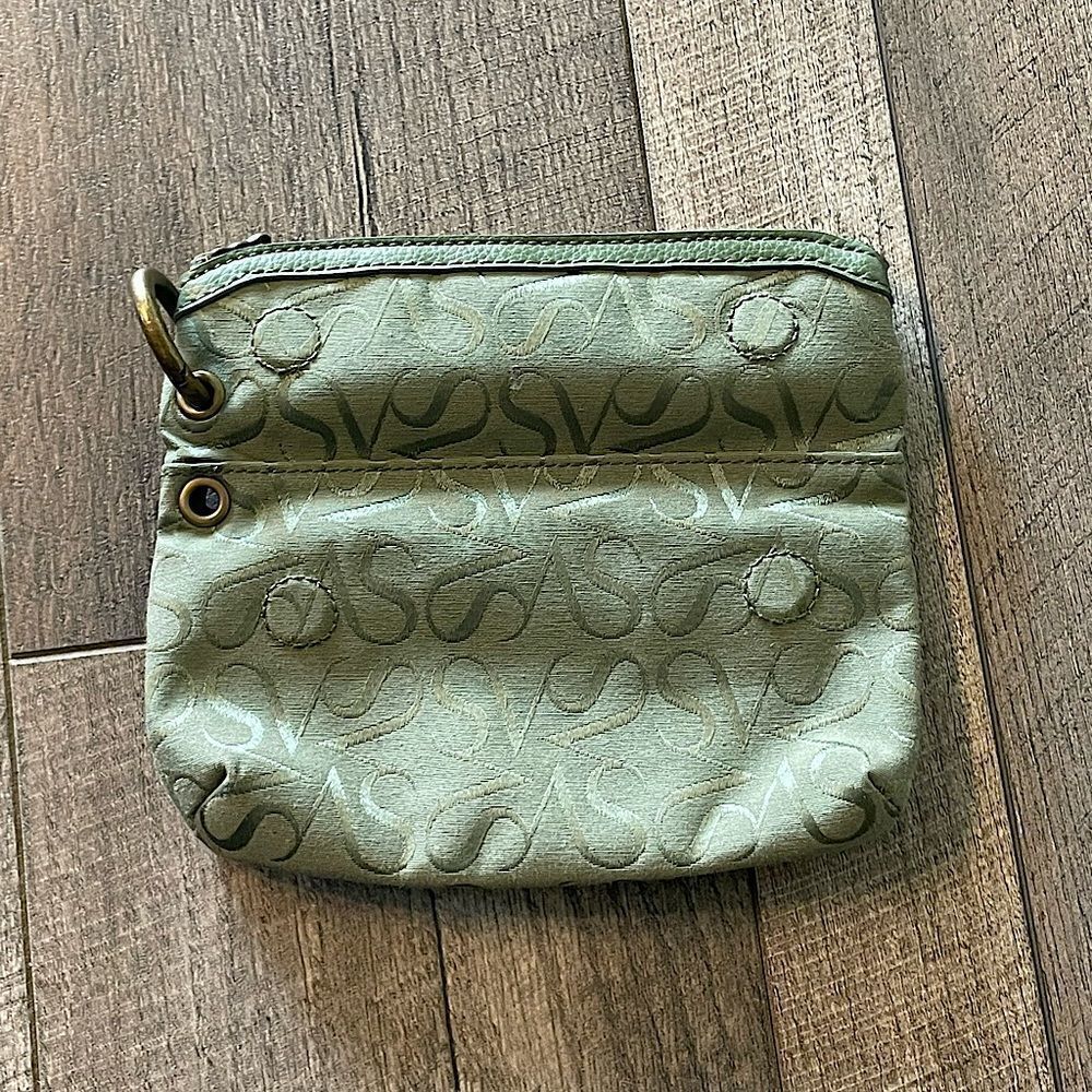 NWOT! Vera Wang Green Fabric Clutch.
